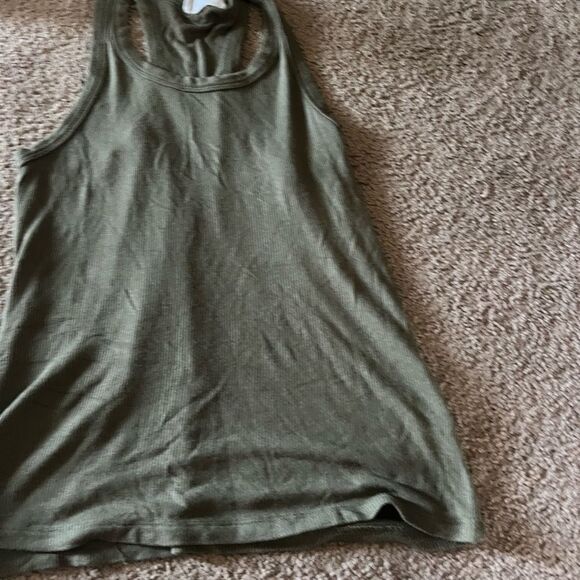 Carly jean medium tank top - Picture 5 of 7
